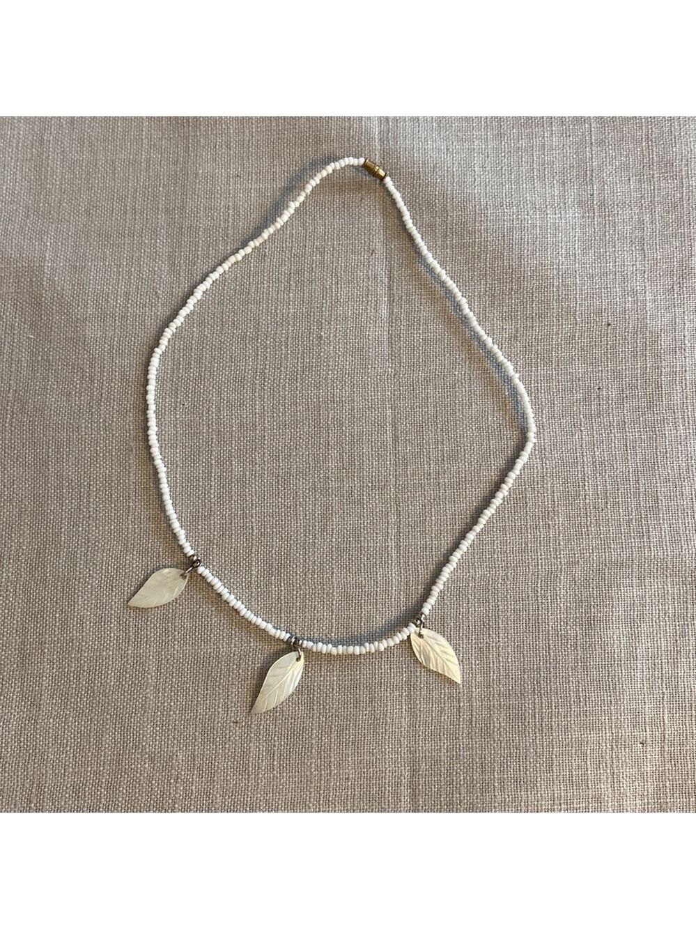 Boho Mother of Pearl Leaf Necklace Beaded White & Silver - Picture 2 of 7